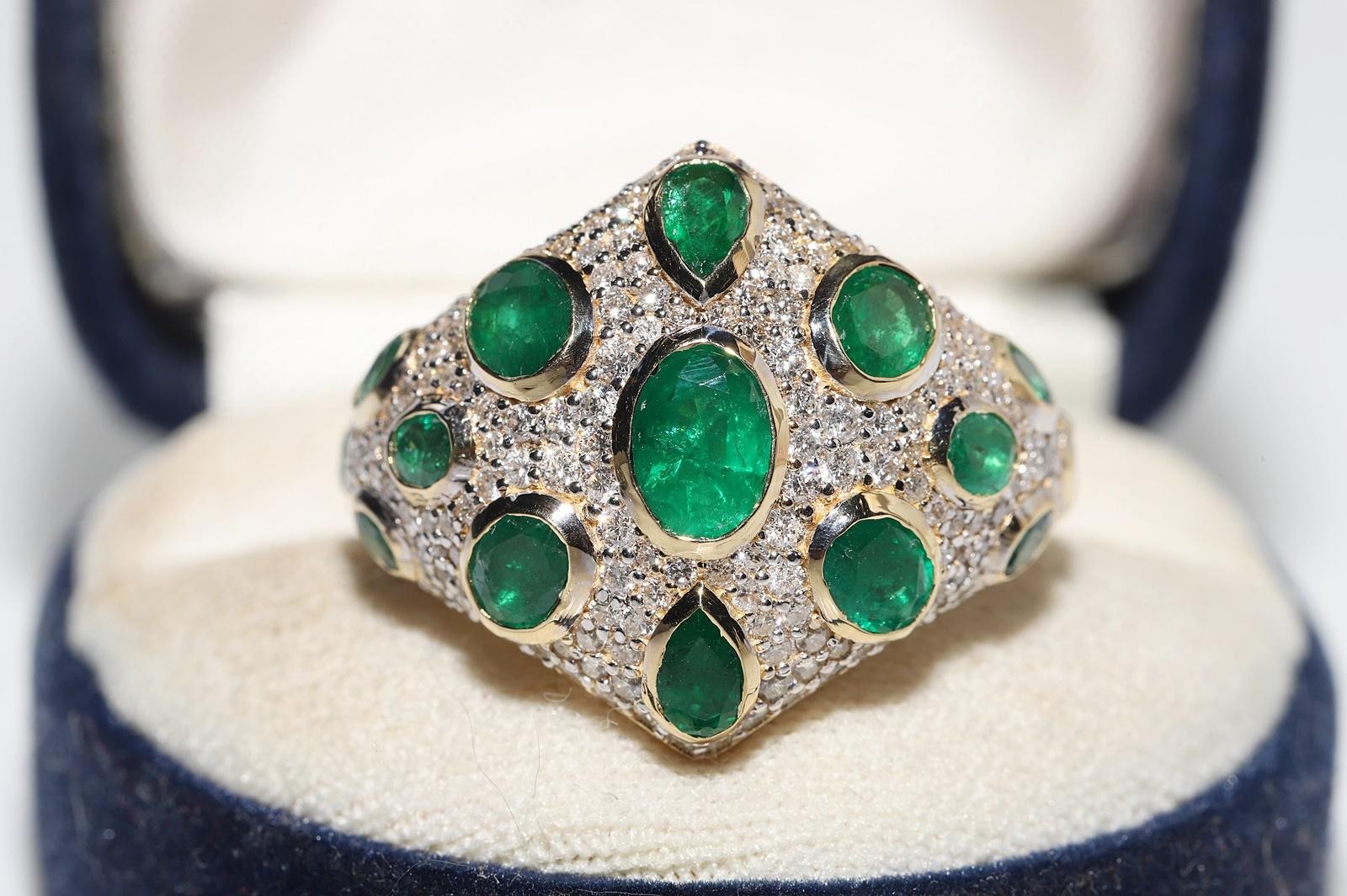 In very good condition.
Total weight is 10 grams.
Totally is diamond 2 ct.
The diamond is has G-H color and vvs-vs-s1 clarity.
Totally is emerald 5 ct.
Ring size is US 10 
We can make any size.
Box is not included.
Please contact for any questions.