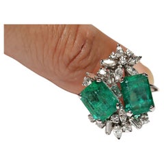 Vintage Circa 1990s 18k Gold Natural Diamond And Emerald Decorated Ring