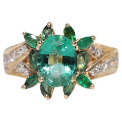 Vintage Circa 1990s 18k Gold Natural Diamond And Emerald Decorated Ring