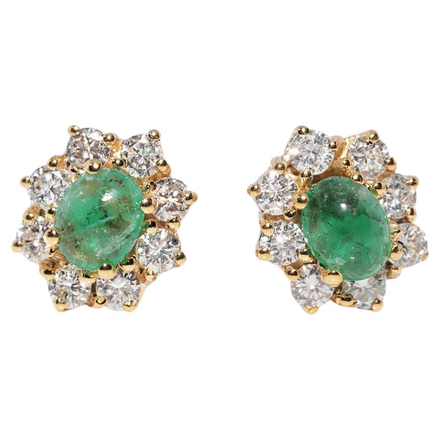Orecchino vintage in oro 18 carati con diamante naturale e smeraldo decorato, circa anni 
90