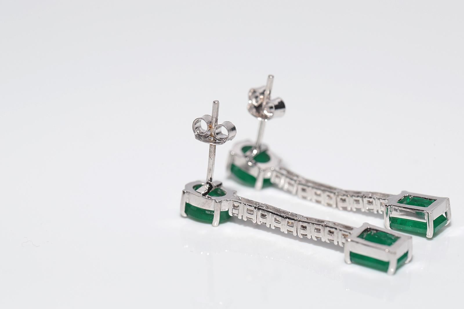 Vintage Circa 1990s 18k Gold Natural Diamond And Emerald Drop Earring 4