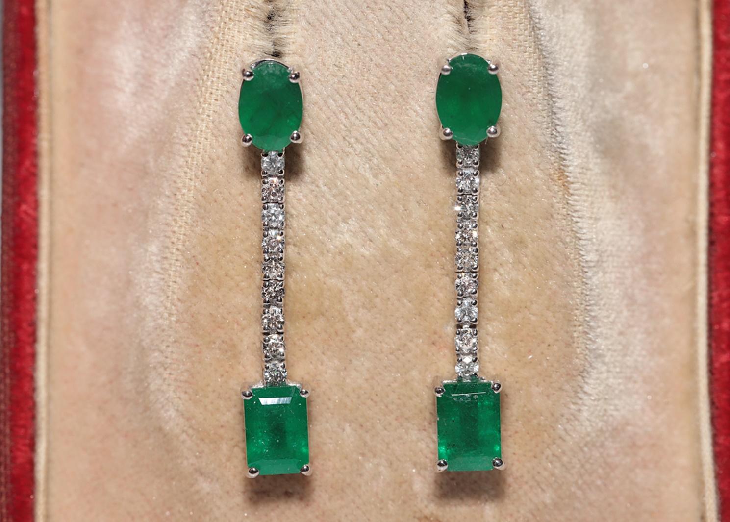 Retro Vintage Circa 1990s 18k Gold Natural Diamond And Emerald Drop Earring