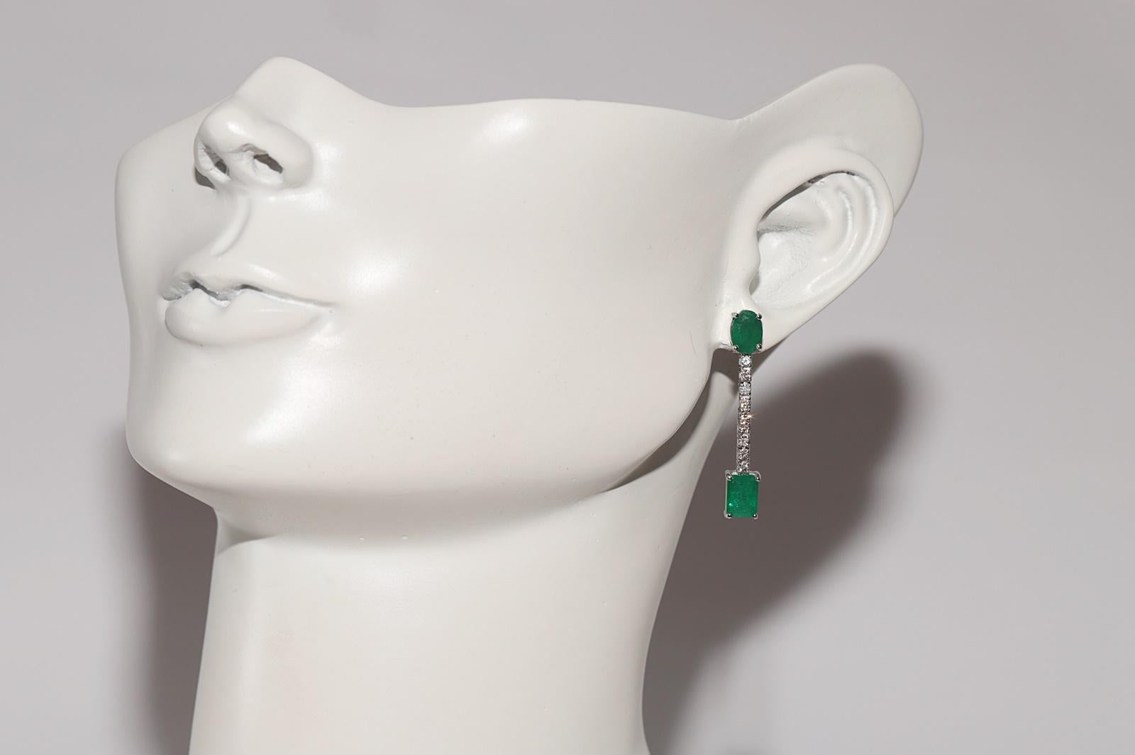 Women's Vintage Circa 1990s 18k Gold Natural Diamond And Emerald Drop Earring