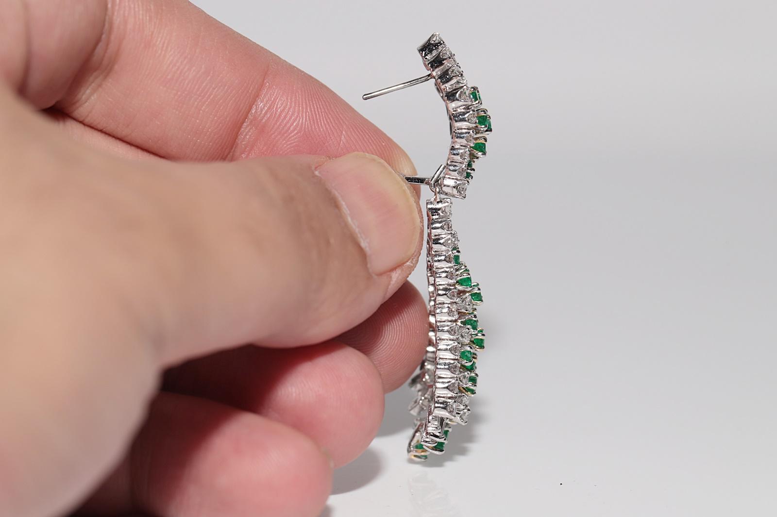 Orecchini forti in oro 18k con diamanti naturali e smeraldi, CIRCA 1990 in vendita 1