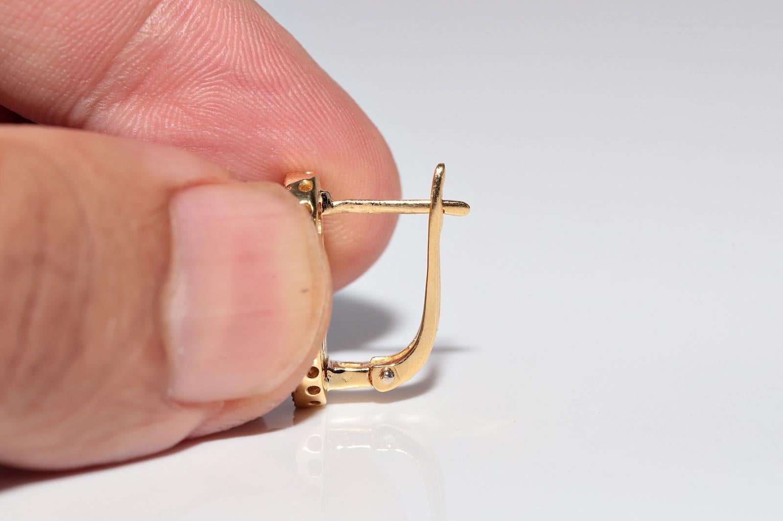 Vintage Circa 1990er Jahre 18k Gold natürlicher Diamant und Smaragd  Rubin-Ohrring im Angebot 3
