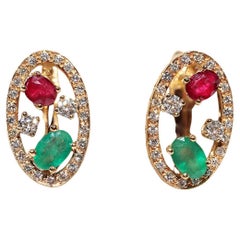 Vintage des années 1990, or 18 carats, diamant naturel et émeraude  Boucle d'oreille rubis