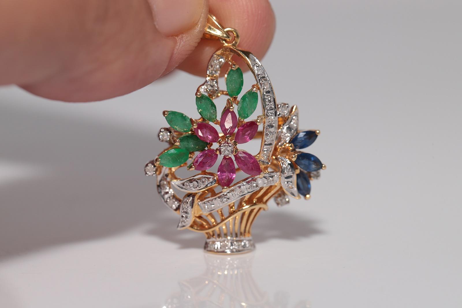 In very good condition.
Total weight is 5.2 grams.
Totally is diamond 0.20 ct.
Totally is emerald 0.60 ct.
Totally is sapphire 0.30 ct.
Totally ruby 0.60 ct.
Please contact for any questions.
