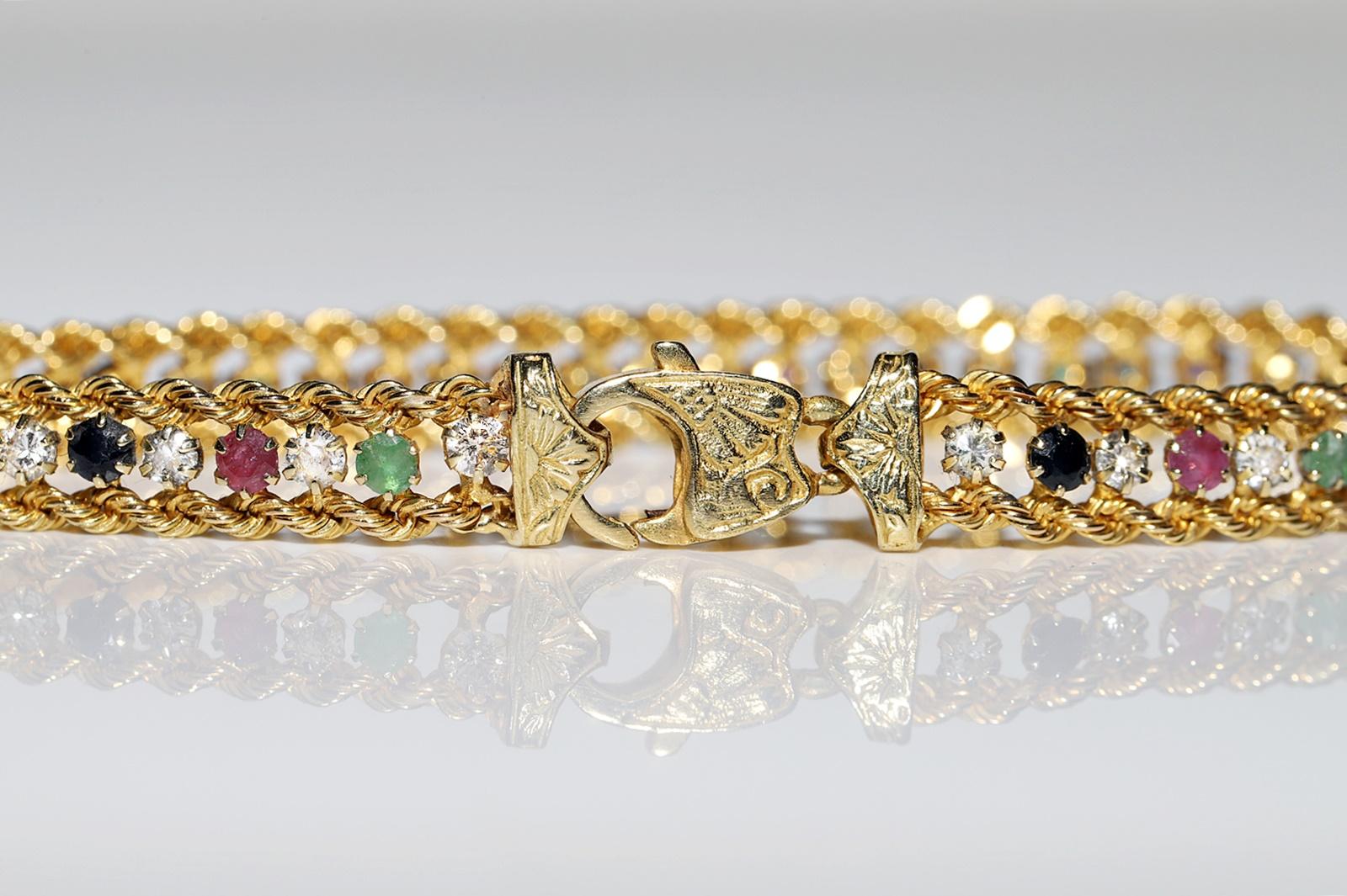 Vintage Circa 1990s 18k Gold Natural Diamond And Emerald Sapphire Ruby Bracelet In Good Condition For Sale In Fatih/İstanbul, 34