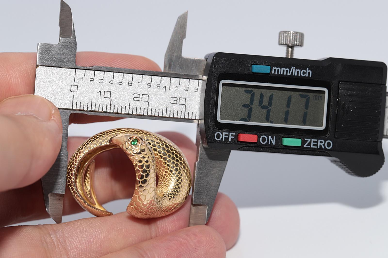 Vintage CIRCA 1990s 18k Gold Natürlicher Diamant und Smaragd Schlange Starker Ring im Angebot 5