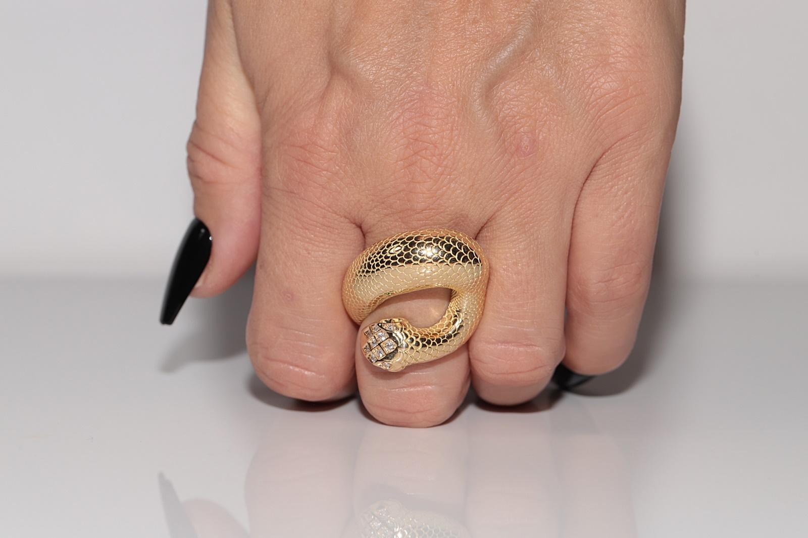 Vintage CIRCA 1990s 18k Gold Natürlicher Diamant und Smaragd Schlange Starker Ring im Angebot 11