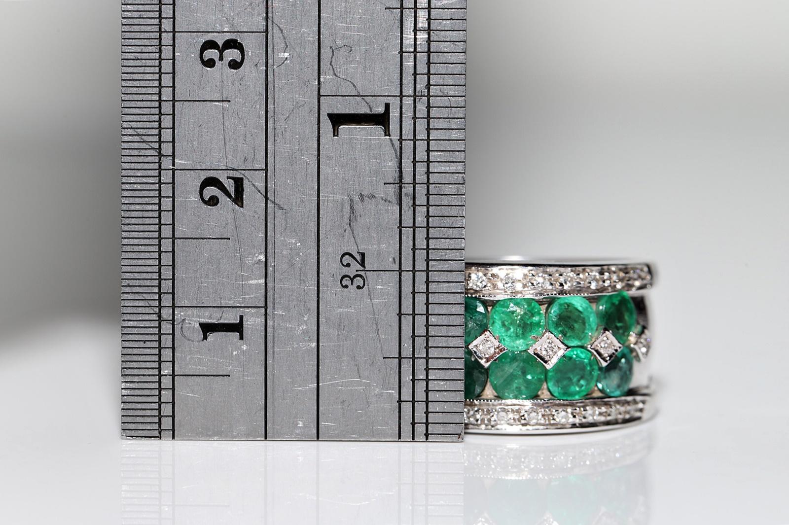 Vintage Circa 1990er Jahre 18k Gold natürlicher Diamant und Smaragd  Starker Ring im Angebot 6