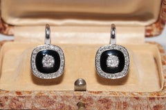 Orecchino decorato con diamanti naturali e smalto in oro 18 carati, vintage, anni '90, circa.