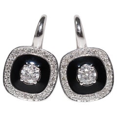 Orecchino decorato con diamanti naturali e smalto in oro 18 carati, vintage, anni 
90, circa.