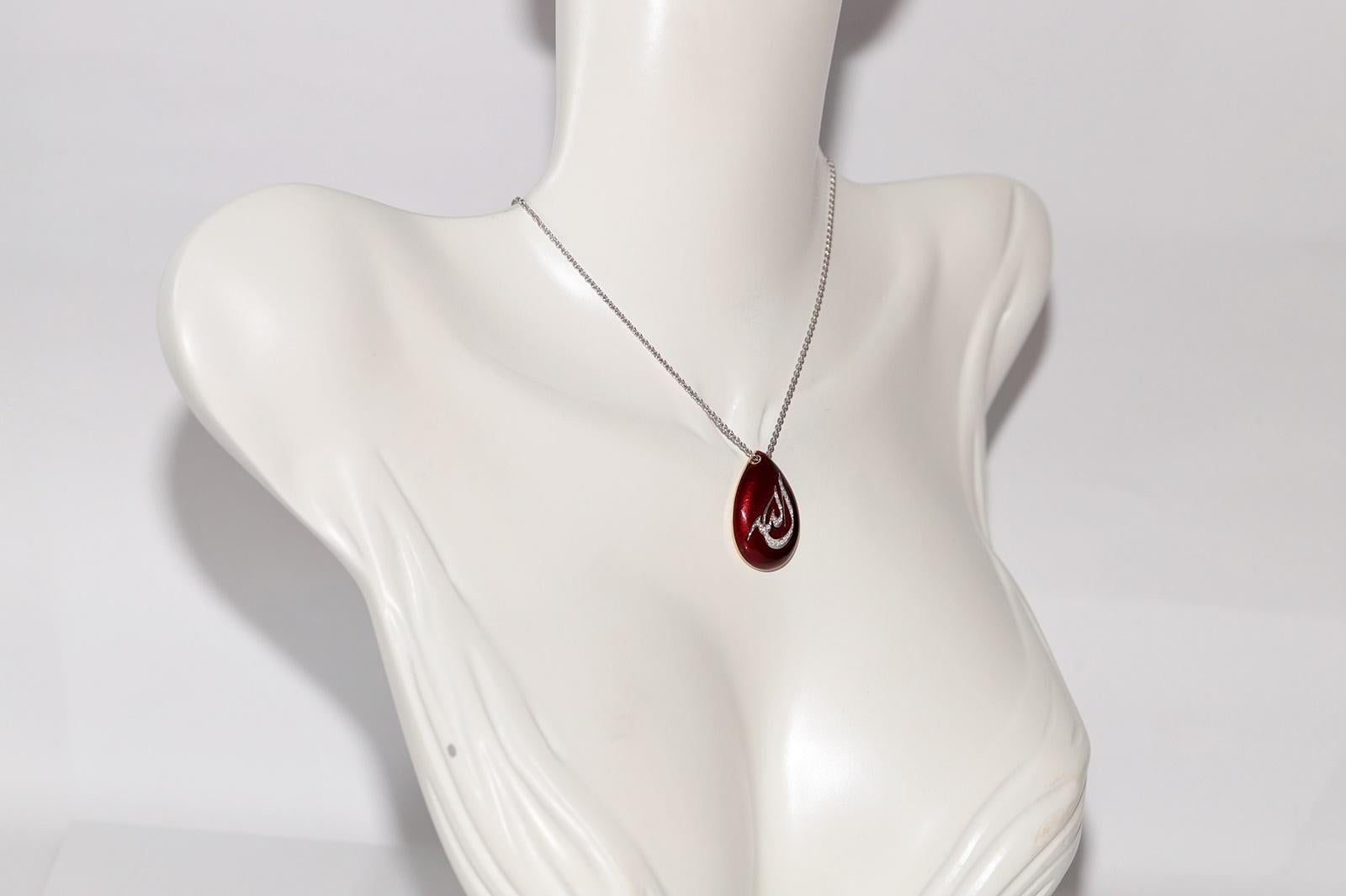 Vintage Circa 1990er Jahre 18k Gold Natürlicher Diamant und Emaille Gott geschriebene Halskette Damen im Angebot