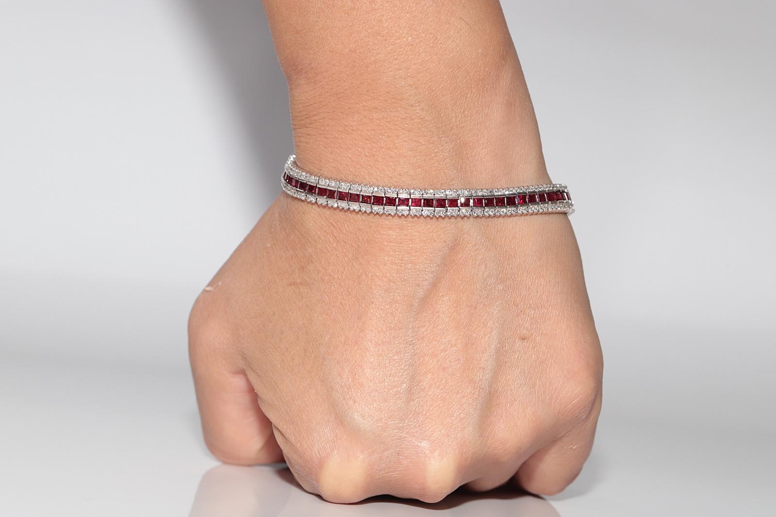 Vintage Circa 1990er Jahre 18k Gold Natürlicher Diamant und natürlicher Rubin Dekoriertes Vintage-Armband im Angebot 10