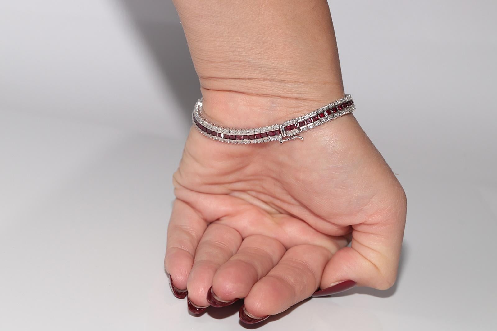 Vintage Circa 1990er Jahre 18k Gold Natürlicher Diamant und natürlicher Rubin Dekoriertes Vintage-Armband im Angebot 13