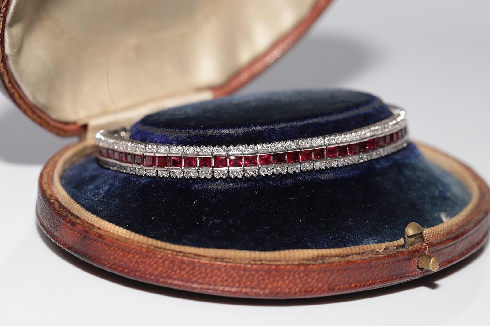 Vintage Circa 1990er Jahre 18k Gold Natürlicher Diamant und natürlicher Rubin Dekoriertes Vintage-Armband im Angebot 14