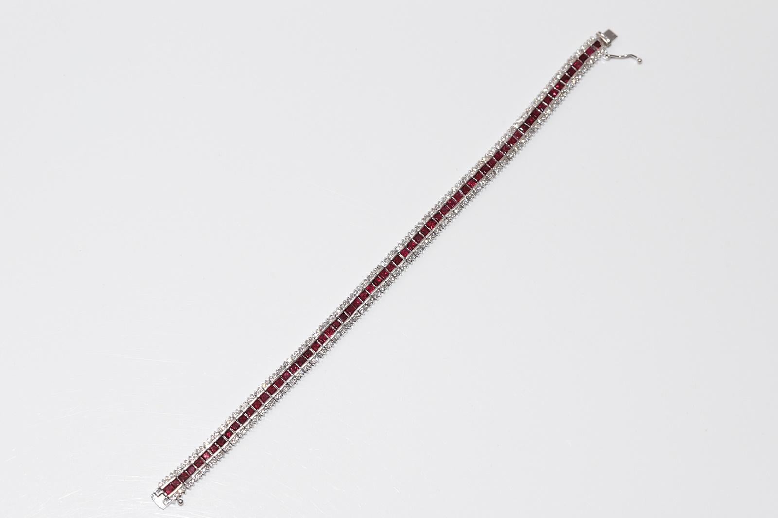 Vintage Circa 1990er Jahre 18k Gold Natürlicher Diamant und natürlicher Rubin Dekoriertes Vintage-Armband im Angebot 3