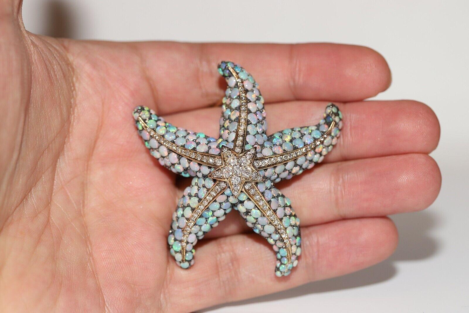 Women's or Men's Vintage Circa 1990s 18k Gold Natural Diamond And Opal Starfish Brooch For Sale