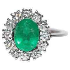 Vintage Circa 1990s 18k Gold Natural Diamond And Oval Cut Emerald Decorated Ring