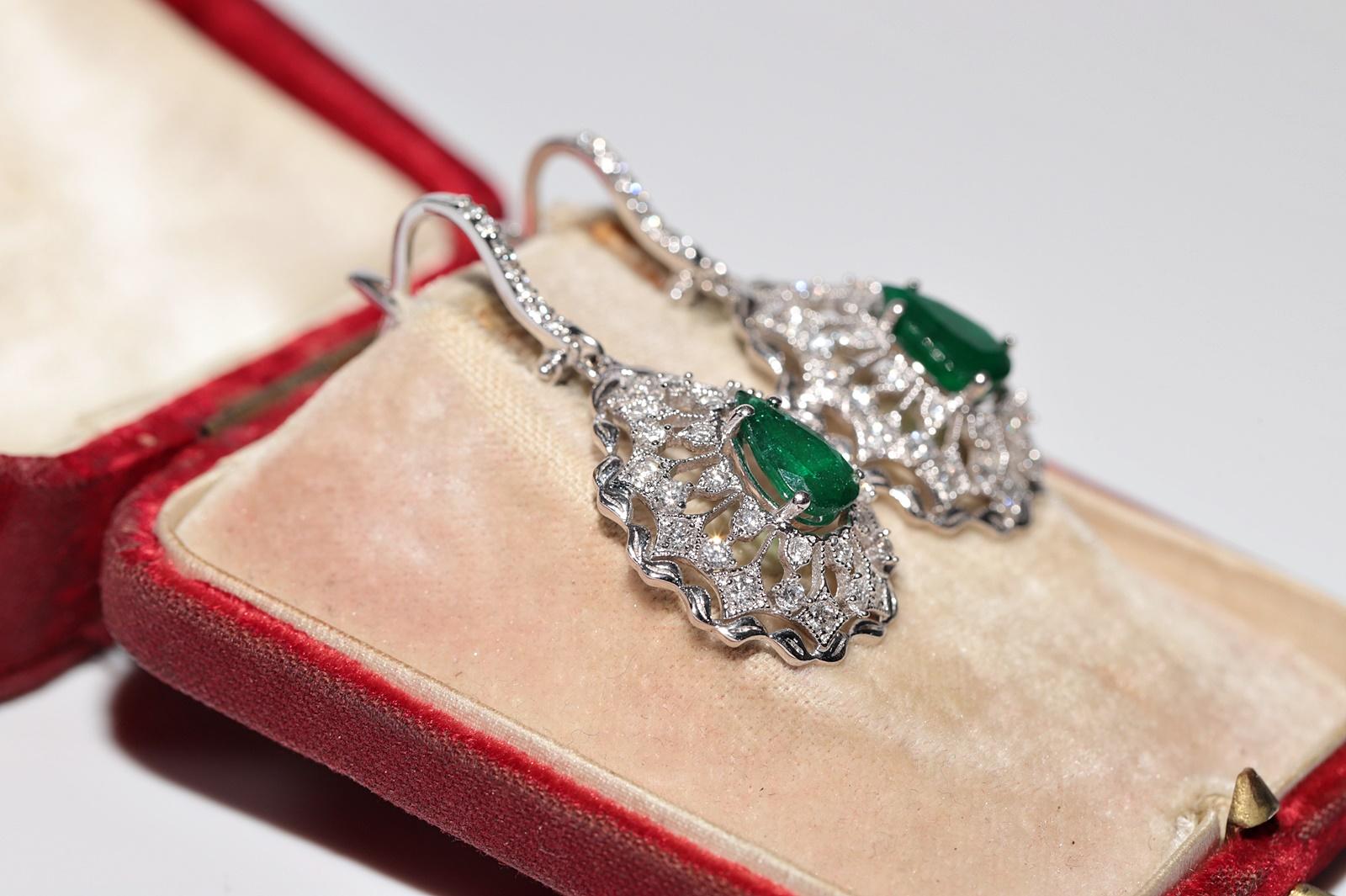 Retro Vintage Circa 1990s 18k Gold Natural Diamond And Pear Cut Emerald Earring For Sale