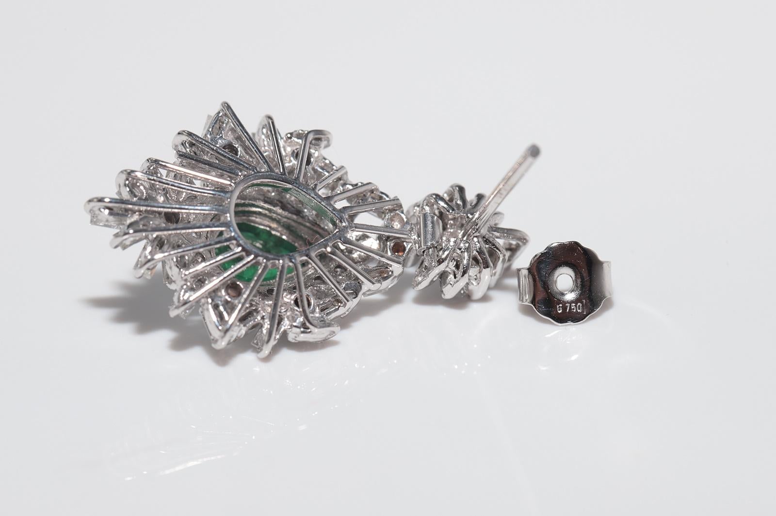 Vintage Circa 1990er Jahre Ohrring aus 18 Karat Gold mit natürlichem Diamanten und Smaragd im Birnenschliff im Angebot 3