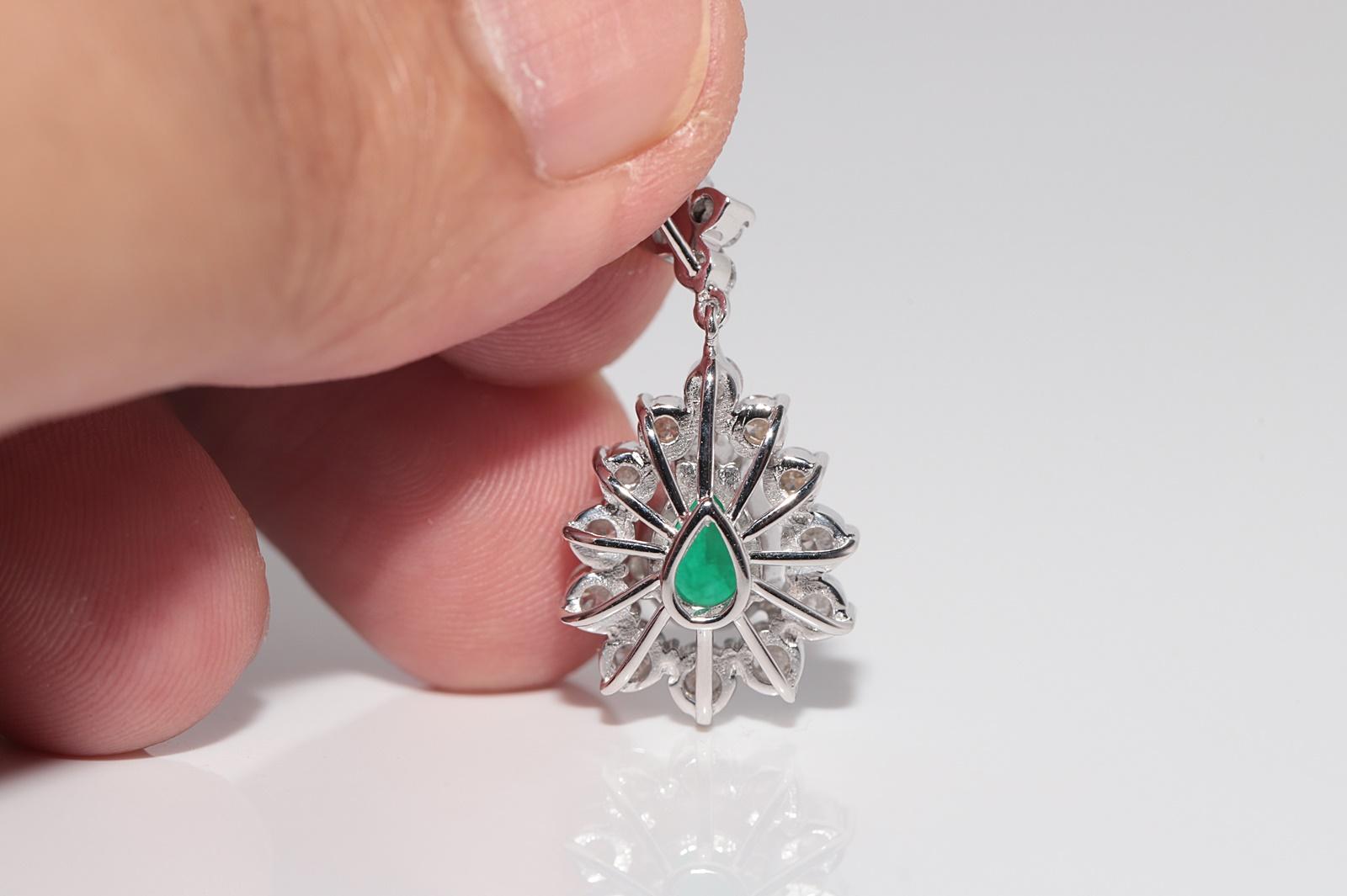Vintage Circa 1990s 18k Gold Natural Diamond And Pear Cut Emerald Necklace For Sale 4