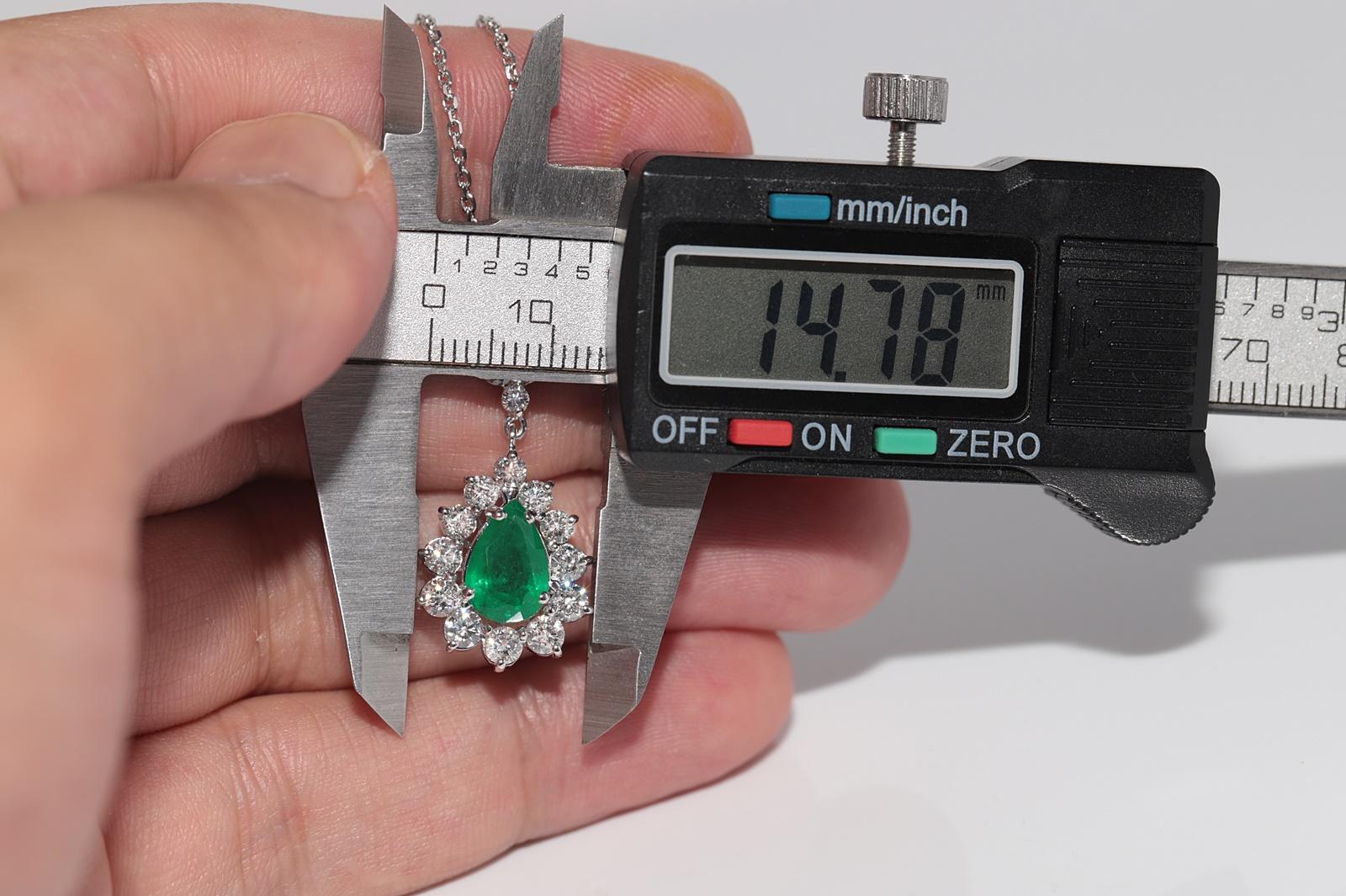 Vintage Circa 1990s 18k Gold Natural Diamond And Pear Cut Emerald Necklace For Sale 8