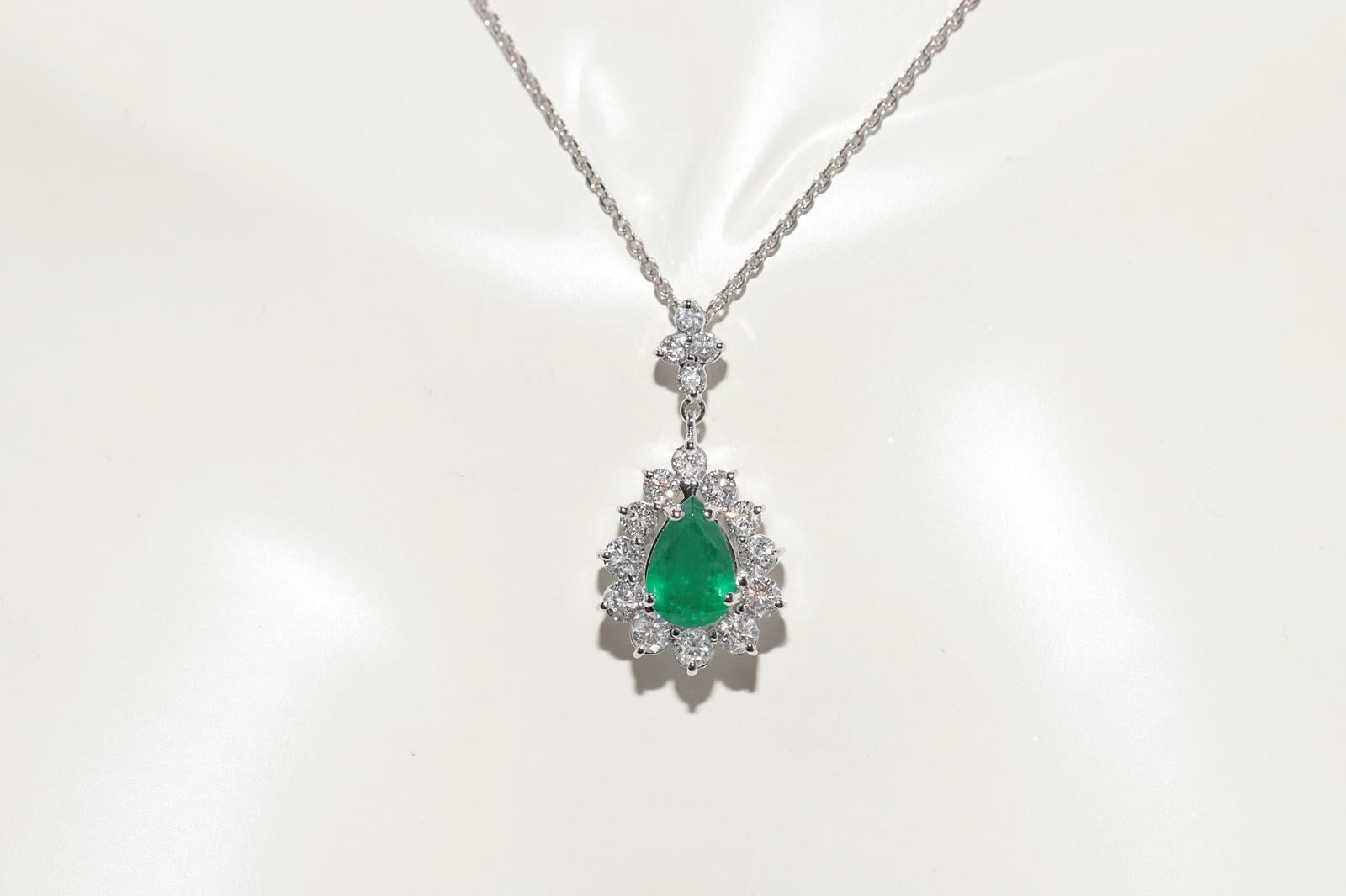 Emerald Cut Vintage Circa 1990s 18k Gold Natural Diamond And Pear Cut Emerald Necklace For Sale