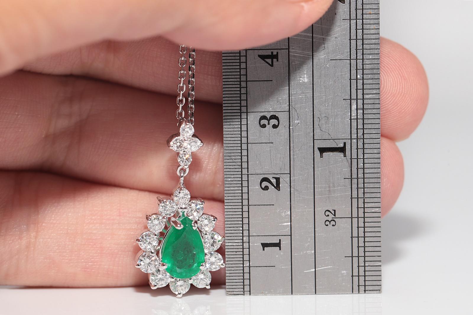 Vintage Circa 1990s 18k Gold Natural Diamond And Pear Cut Emerald Necklace For Sale 1