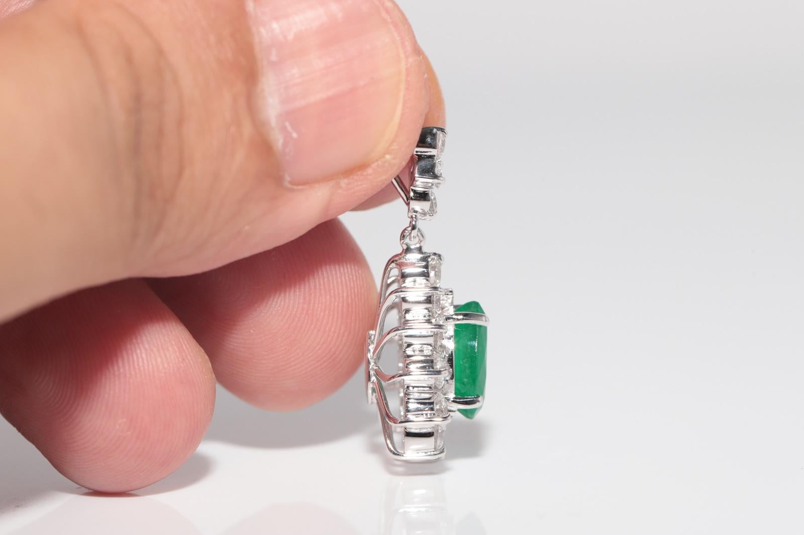 Vintage CIRCA 1990er 18k Gold Natürlicher Diamant und Smaragd im Birnenschliff Halskette im Angebot 3