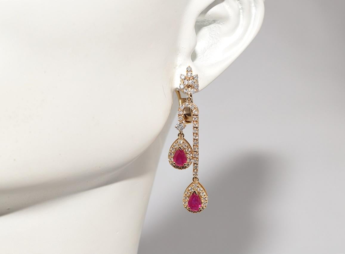 Vintage CIRCA 1990er Jahre 18k Gold Naturdiamant und Birnenschliff Rubin Tropfen Ohrring im Angebot 7
