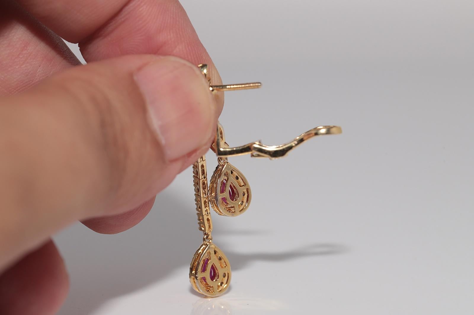 Vintage CIRCA 1990er Jahre 18k Gold Naturdiamant und Birnenschliff Rubin Tropfen Ohrring im Angebot 1