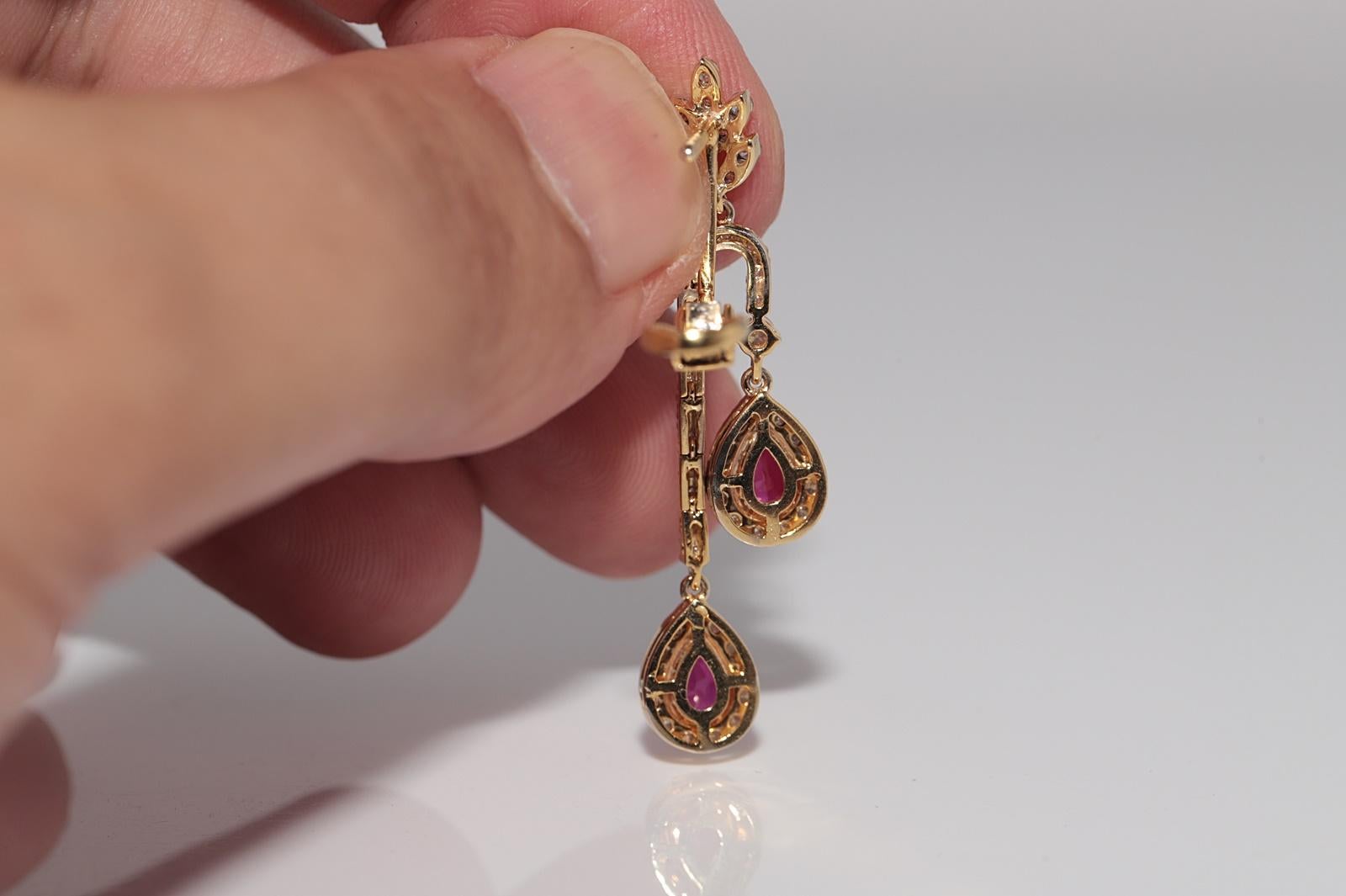 Vintage CIRCA 1990er Jahre 18k Gold Naturdiamant und Birnenschliff Rubin Tropfen Ohrring im Angebot 2