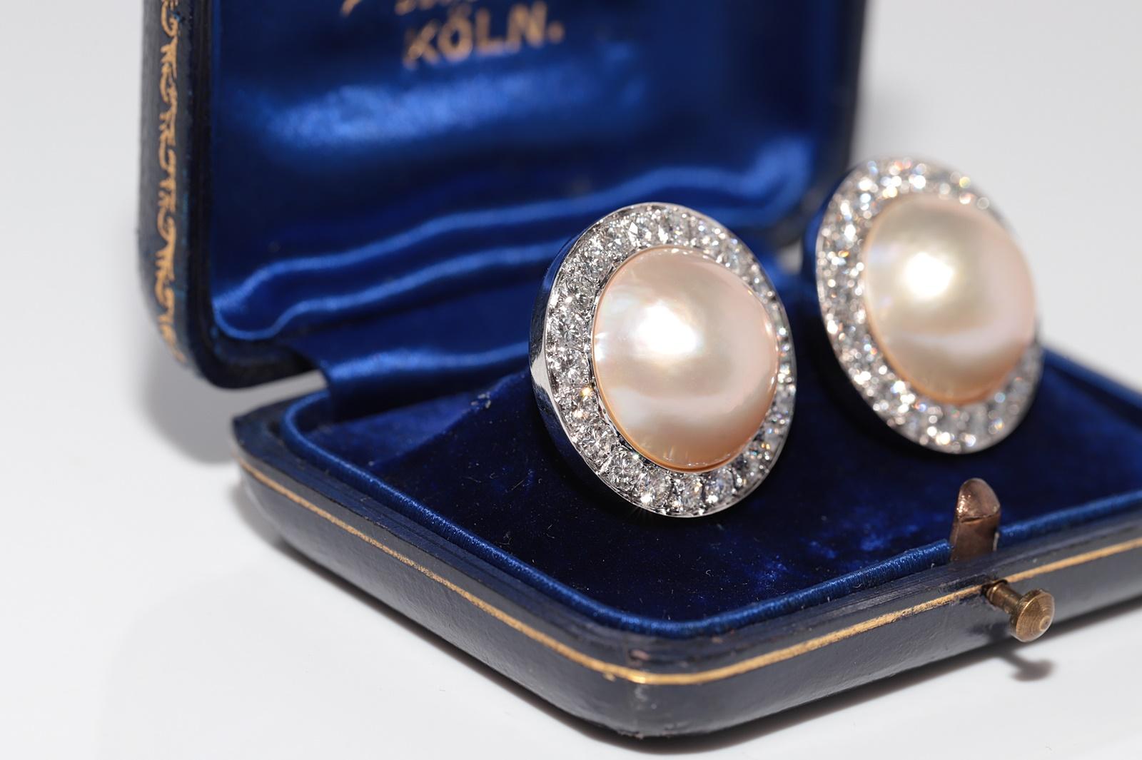 Vintage Circa 1990er Jahre 18k Gold Natürlicher Diamant und Perle Dekorierter Ohrring (Brillantschliff) im Angebot