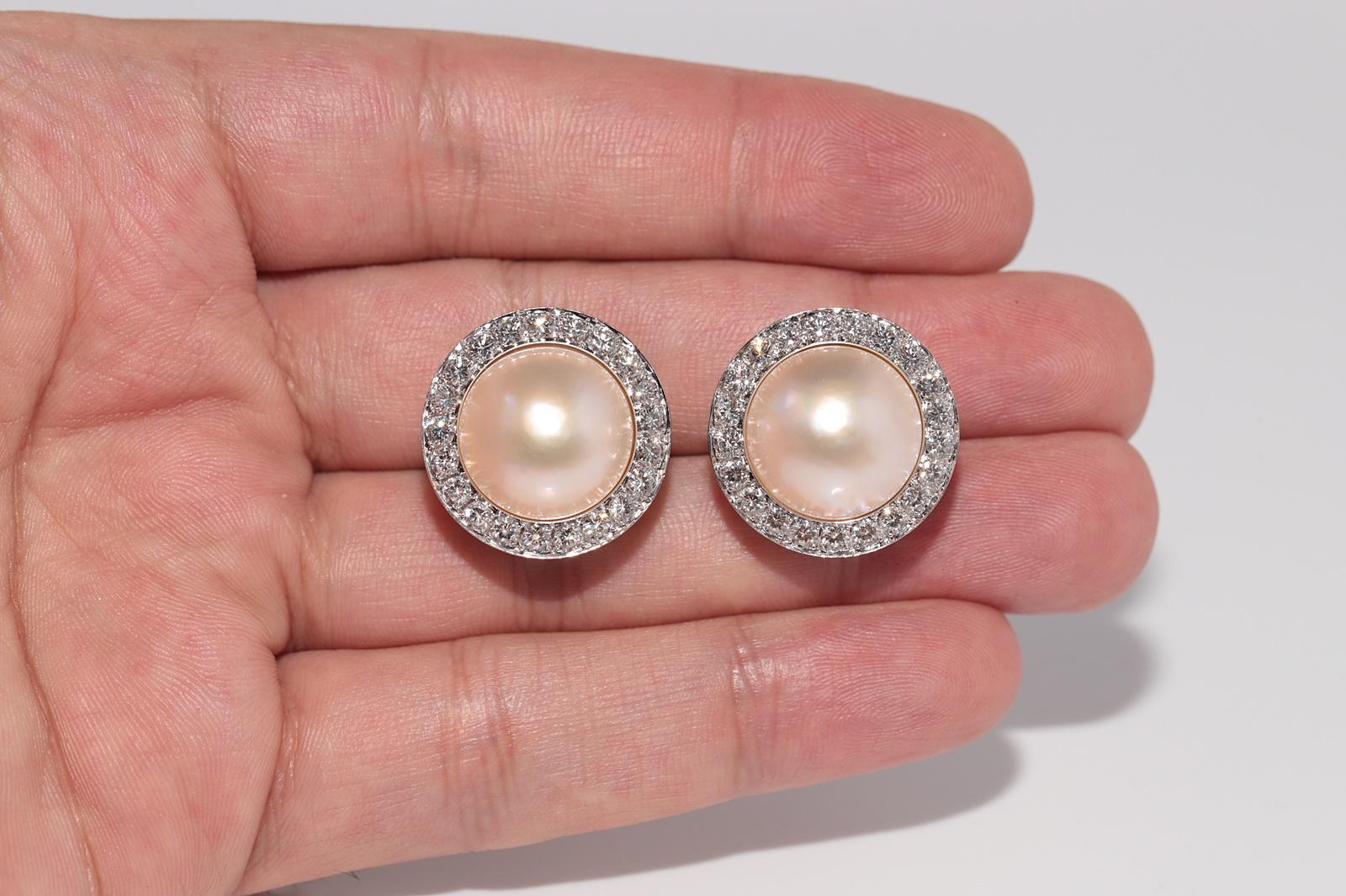 Vintage Circa 1990er Jahre 18k Gold Natürlicher Diamant und Perle Dekorierter Ohrring im Angebot 1