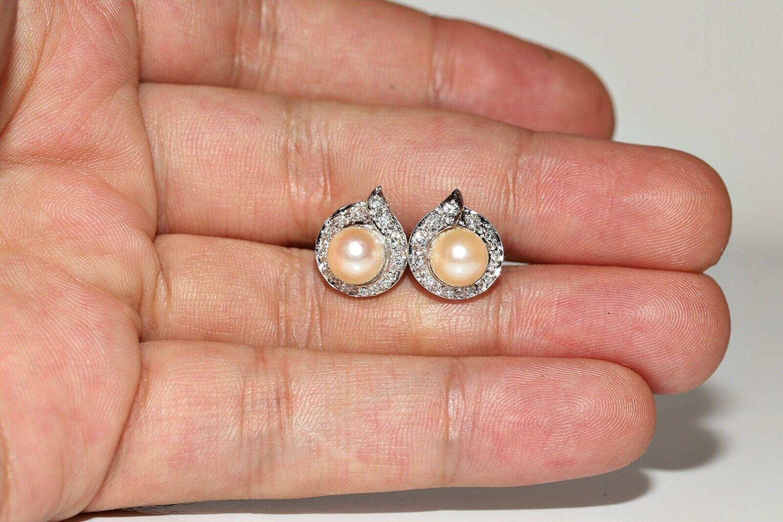 Vintage Circa 1990s 18k Gold Natural Diamond And Pearl Decorated Earring For Sale 3