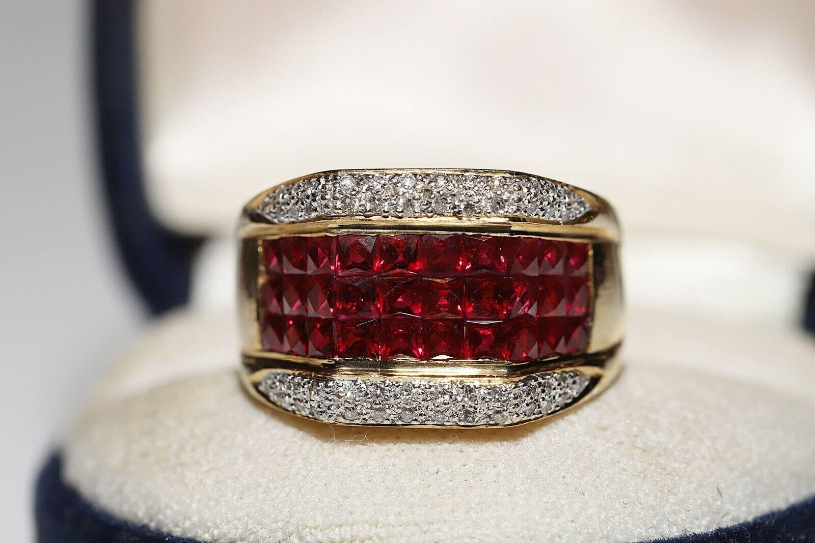 Vintage Circa 1990s 18k Gold Natural Diamond And Princess Cut Ruby Ring For Sale 5