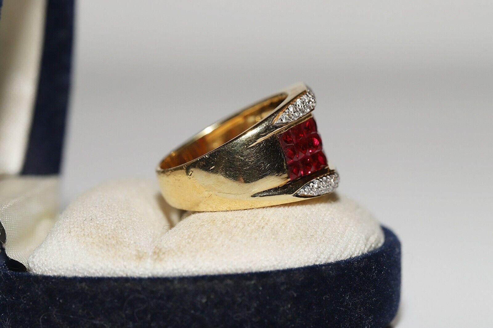 Vintage Circa 1990s 18k Gold Natural Diamond And Princess Cut Ruby Ring For Sale 7