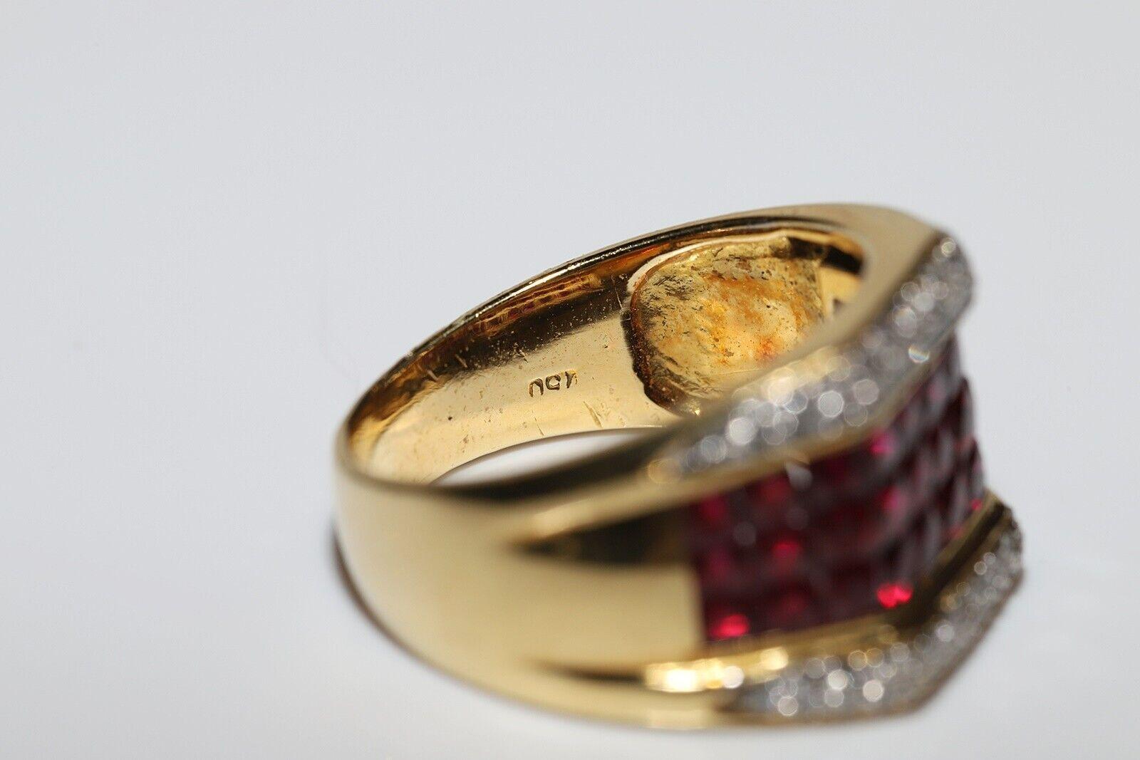 Women's Vintage Circa 1990s 18k Gold Natural Diamond And Princess Cut Ruby Ring For Sale