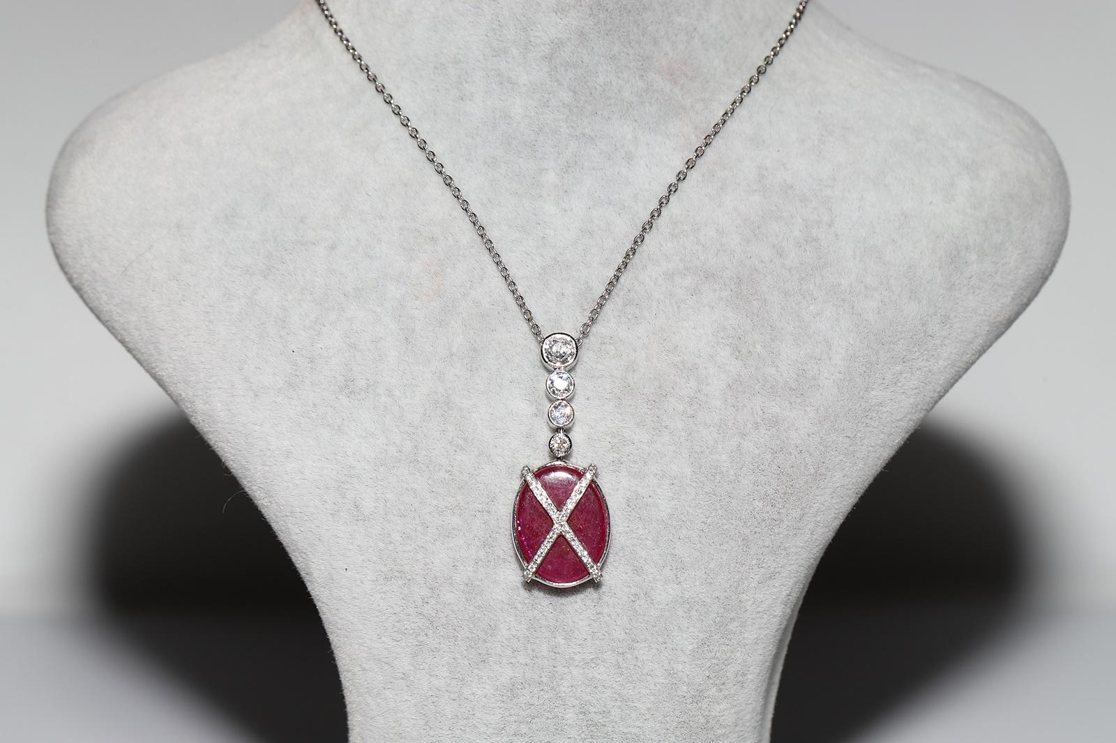 In sehr gutem Zustand.
Das Gesamtgewicht beträgt 6 Gramm.
Insgesamt ist alt geschliffener Diamant 0,75 ct.
Der Diamant hat die Farbe H und die Reinheit vs-s1.
Der gesamte Rubin hat 3 ct.
Die Gesamtlänge der Kette beträgt 43 cm.
Säure getestet, um