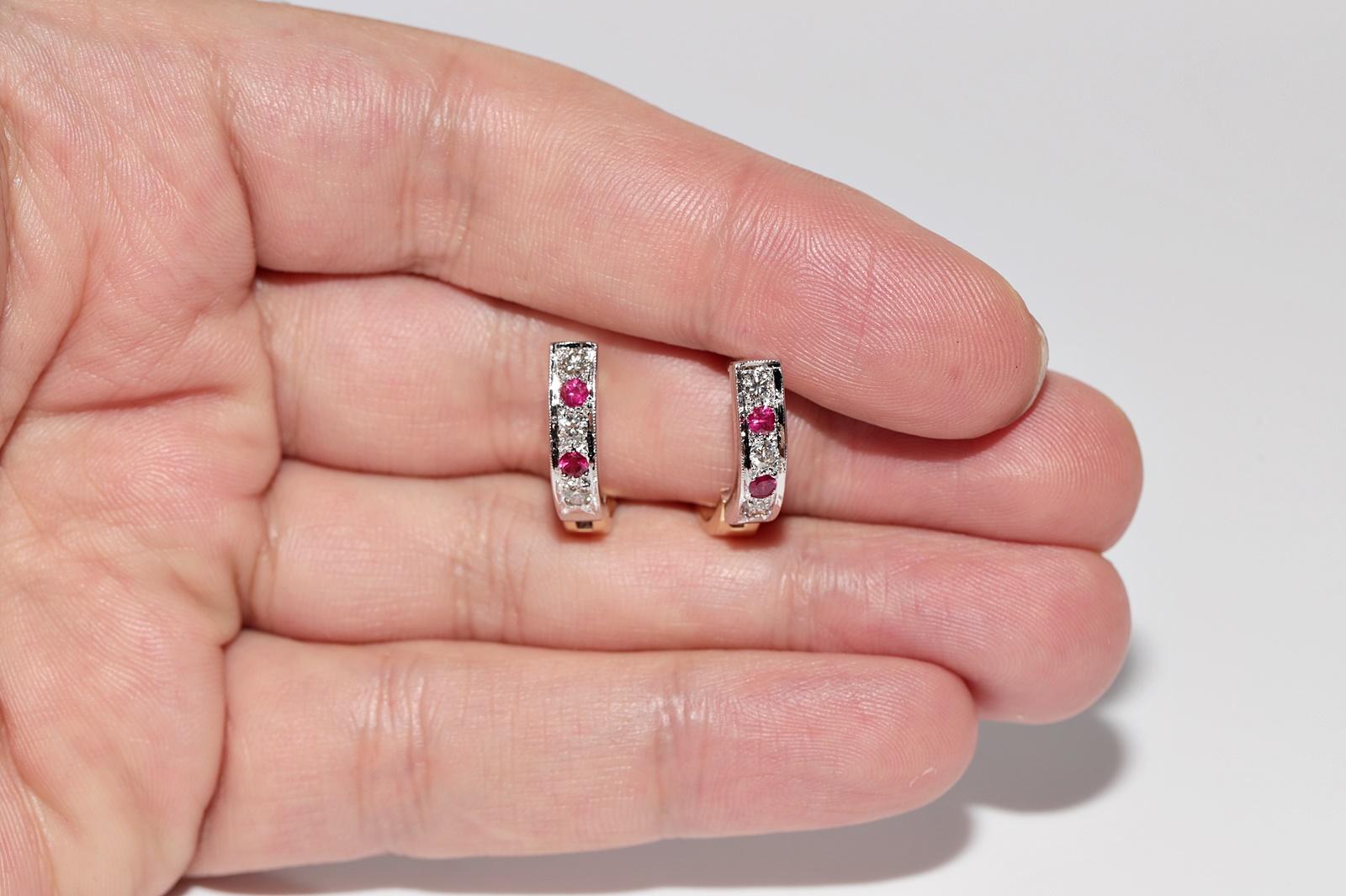 Vintage Circa 1990er Jahre 18k Gold Natürlicher Diamant und Rubin Dekorierter Ohrring im Angebot 6