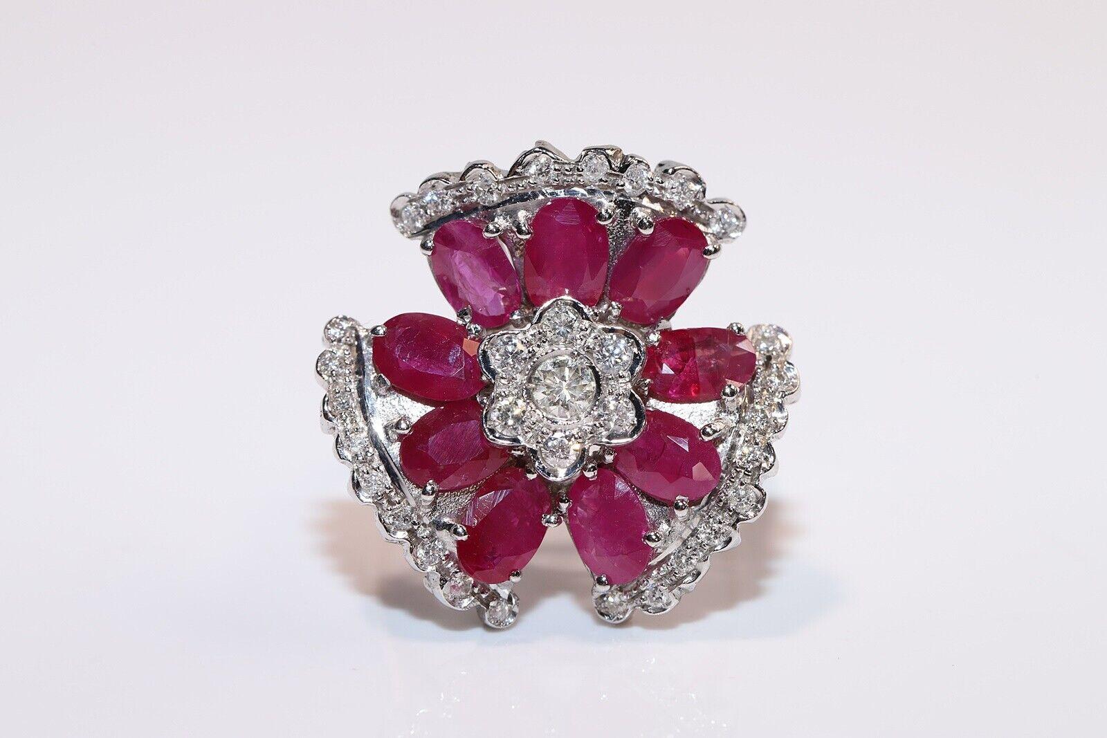 In very good condition.
Total weight is 8.4 grams.
Totally is diamond 0.65 carat.
The diamond is has H-I color and vs-s1 clarity.
Totally is ruby 6.5 carat.
Ring size is US 7.5
We can make any size.
Box is not included.
Please contact for any