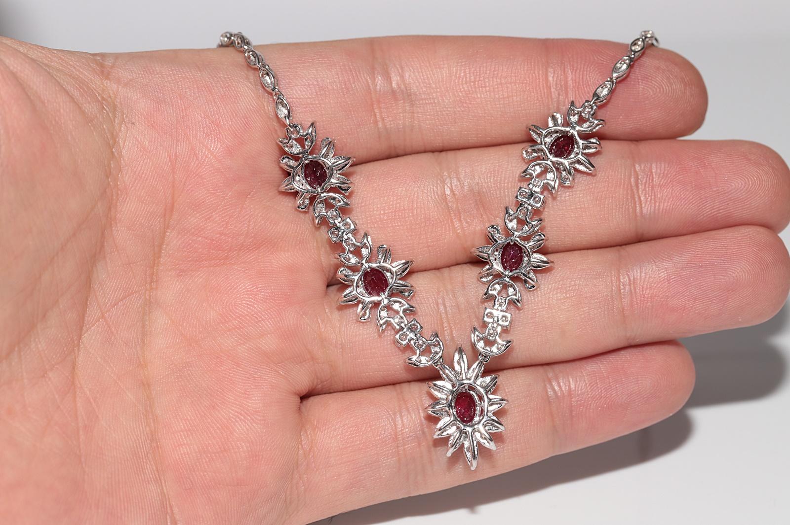 Vintage Circa 1990er Jahre 18k Gold Natürlicher Diamant und Rubin Dekorierte Halskette im Angebot 6