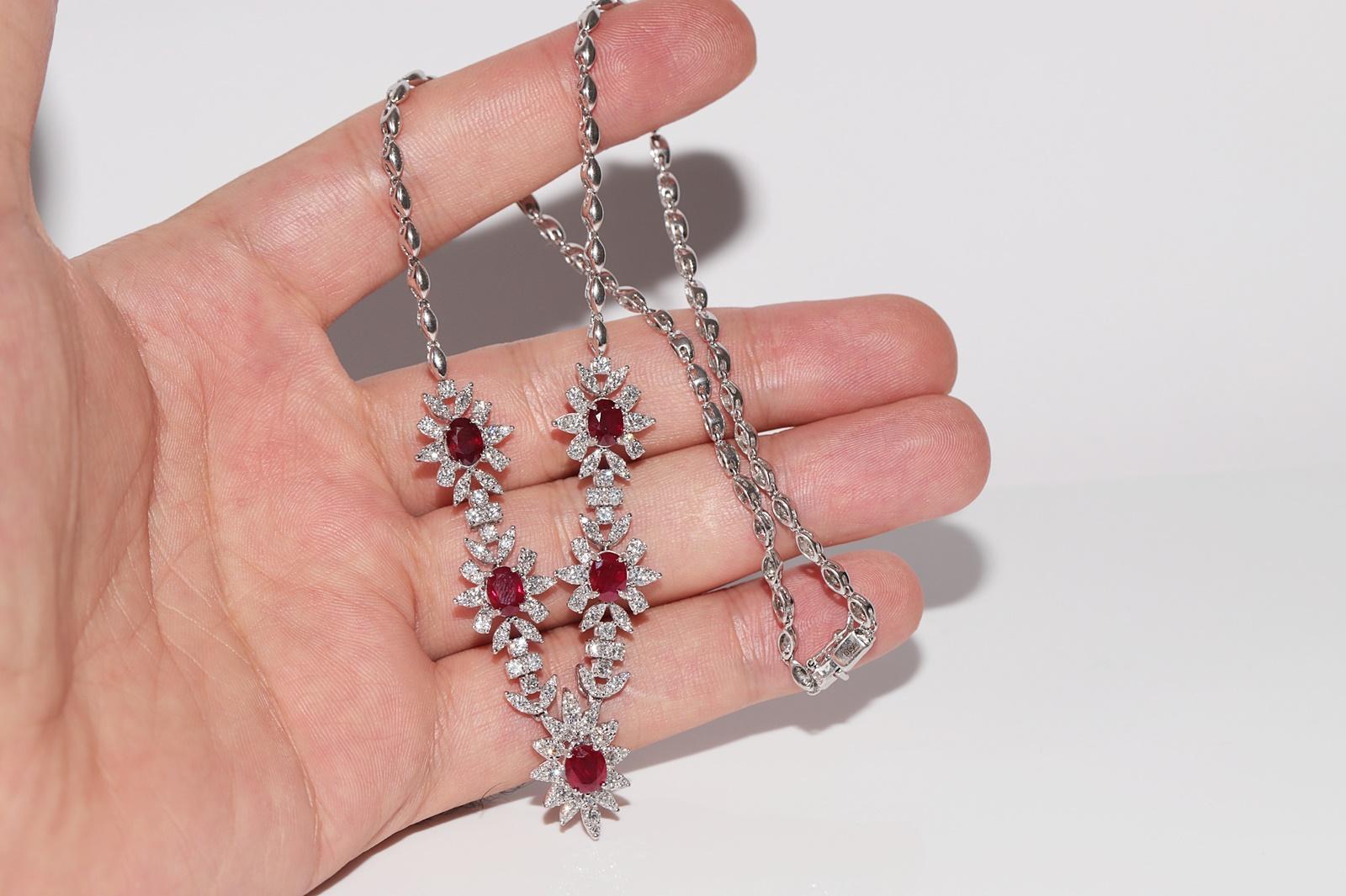 Vintage Circa 1990er Jahre 18k Gold Natürlicher Diamant und Rubin Dekorierte Halskette im Angebot 10
