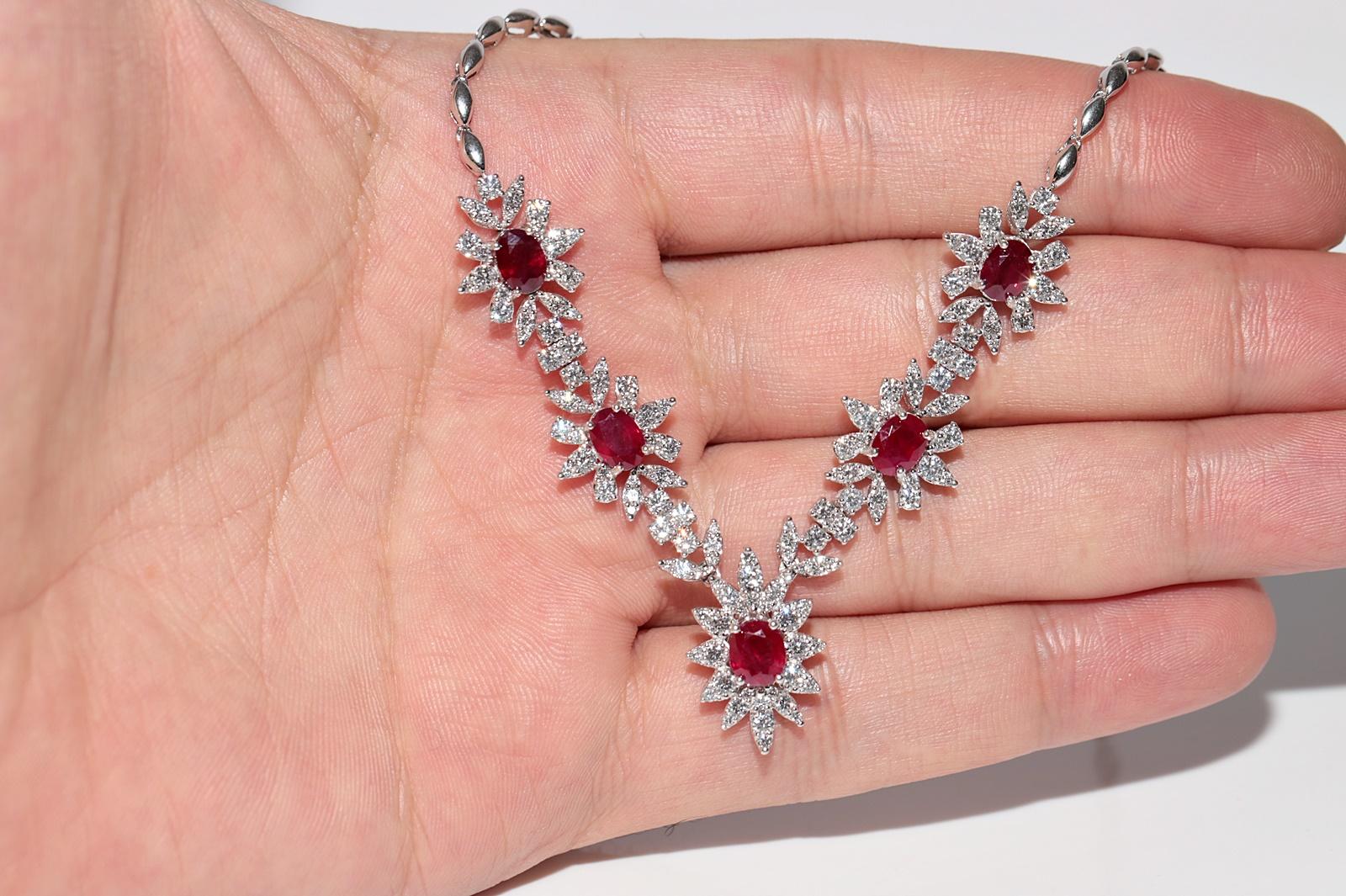 Vintage Circa 1990er Jahre 18k Gold Natürlicher Diamant und Rubin Dekorierte Halskette im Angebot 2