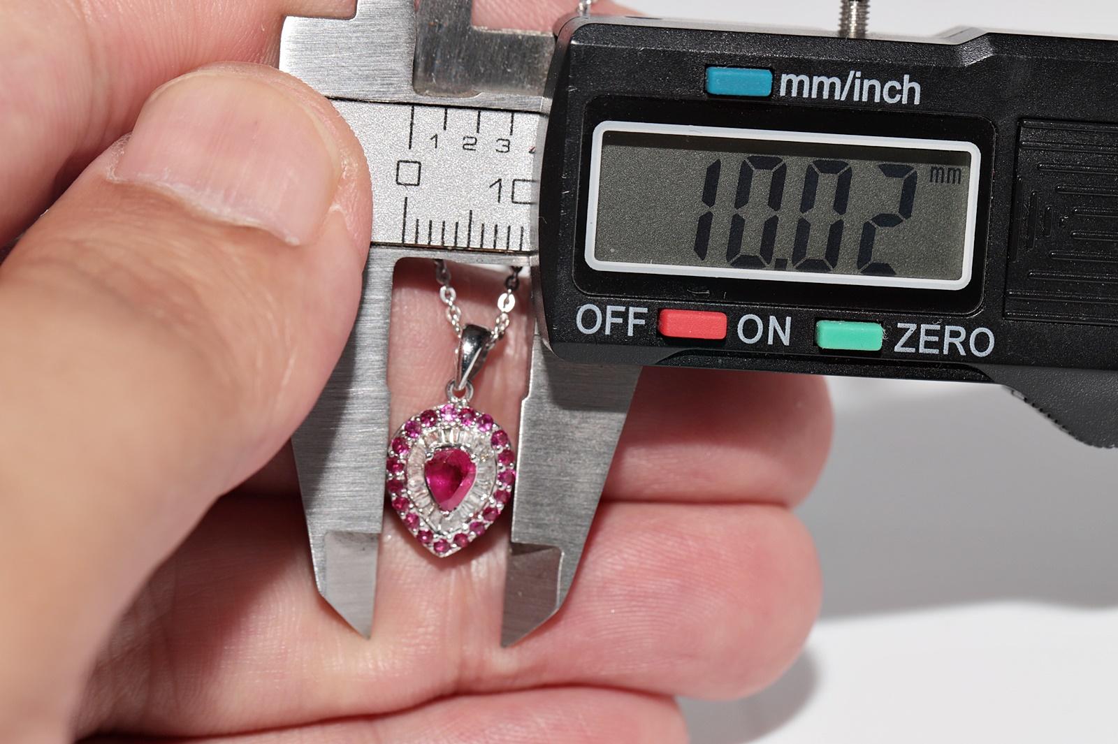 Vintage Circa 1990er Jahre 18k Gold natürlichen Diamanten und Rubin dekoriert Anhänger Halskette im Angebot 8