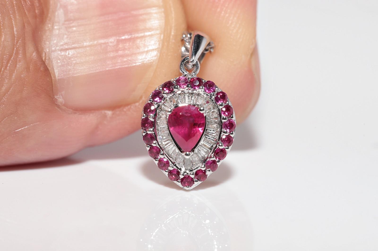 Vintage Circa 1990er Jahre 18k Gold natürlichen Diamanten und Rubin dekoriert Anhänger Halskette im Angebot 2