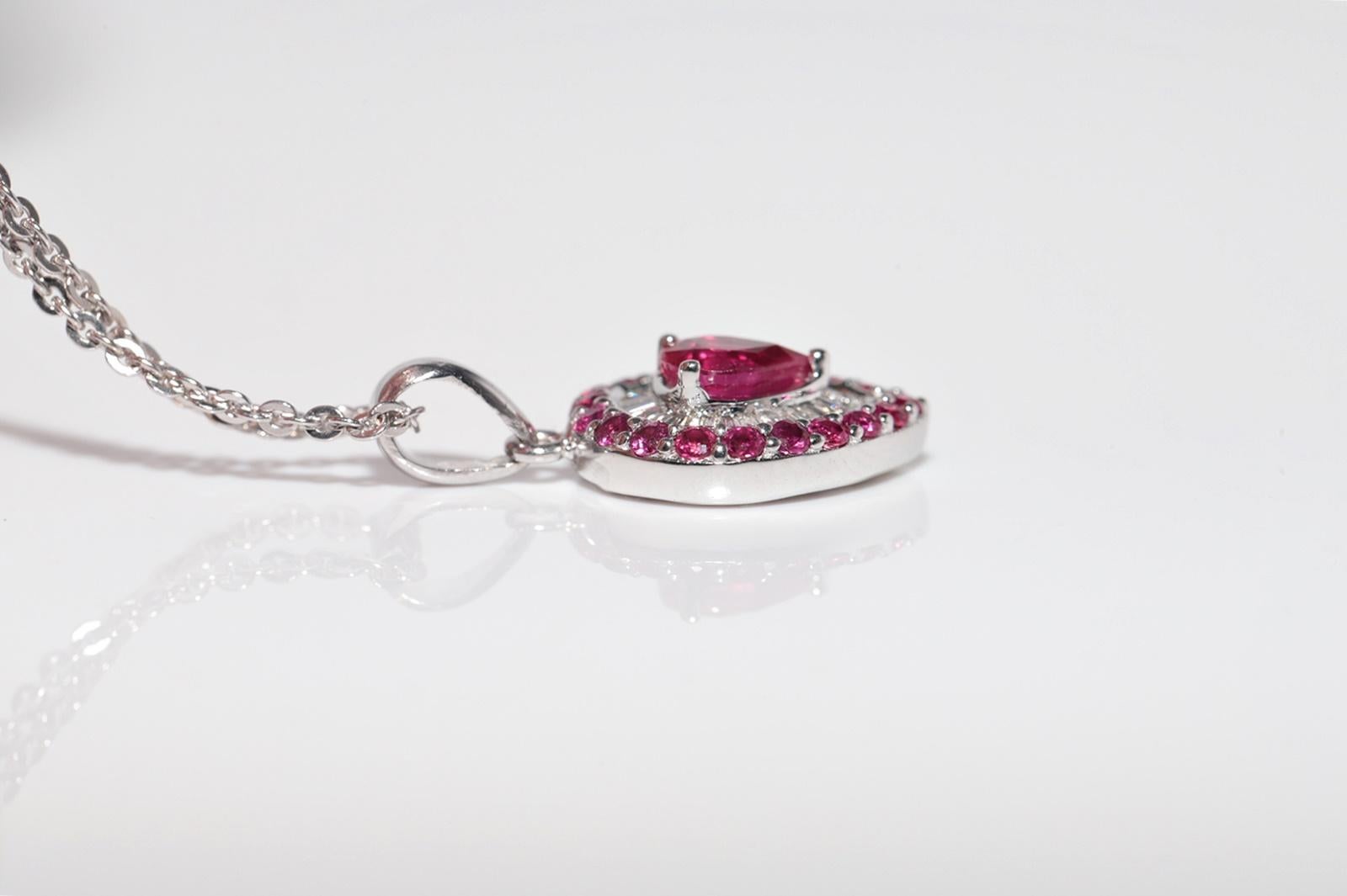 Vintage Circa 1990er Jahre 18k Gold natürlichen Diamanten und Rubin dekoriert Anhänger Halskette im Angebot 3