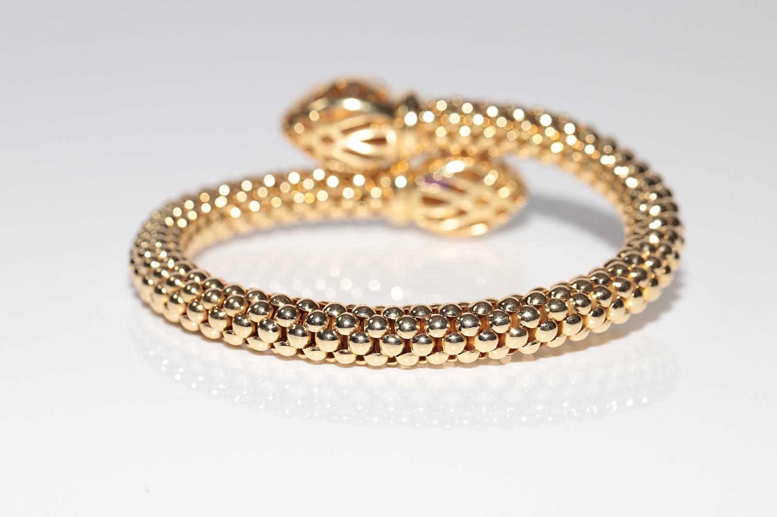 Vintage Circa 1990er Jahre 18k Gold natürlicher Diamant und Rubin verziertes Schlangenarmband im Angebot 5
